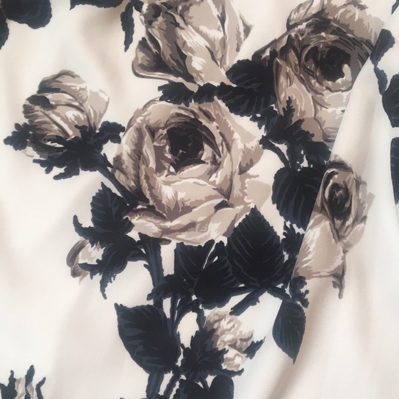 black and white floral dress - Picture 7 of 7